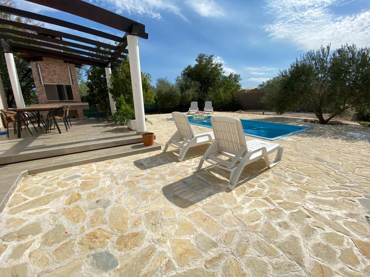 Villa Bubica- Cozy Holiday Home In Rural Area With Pool Stankovci  Eksteriør billede