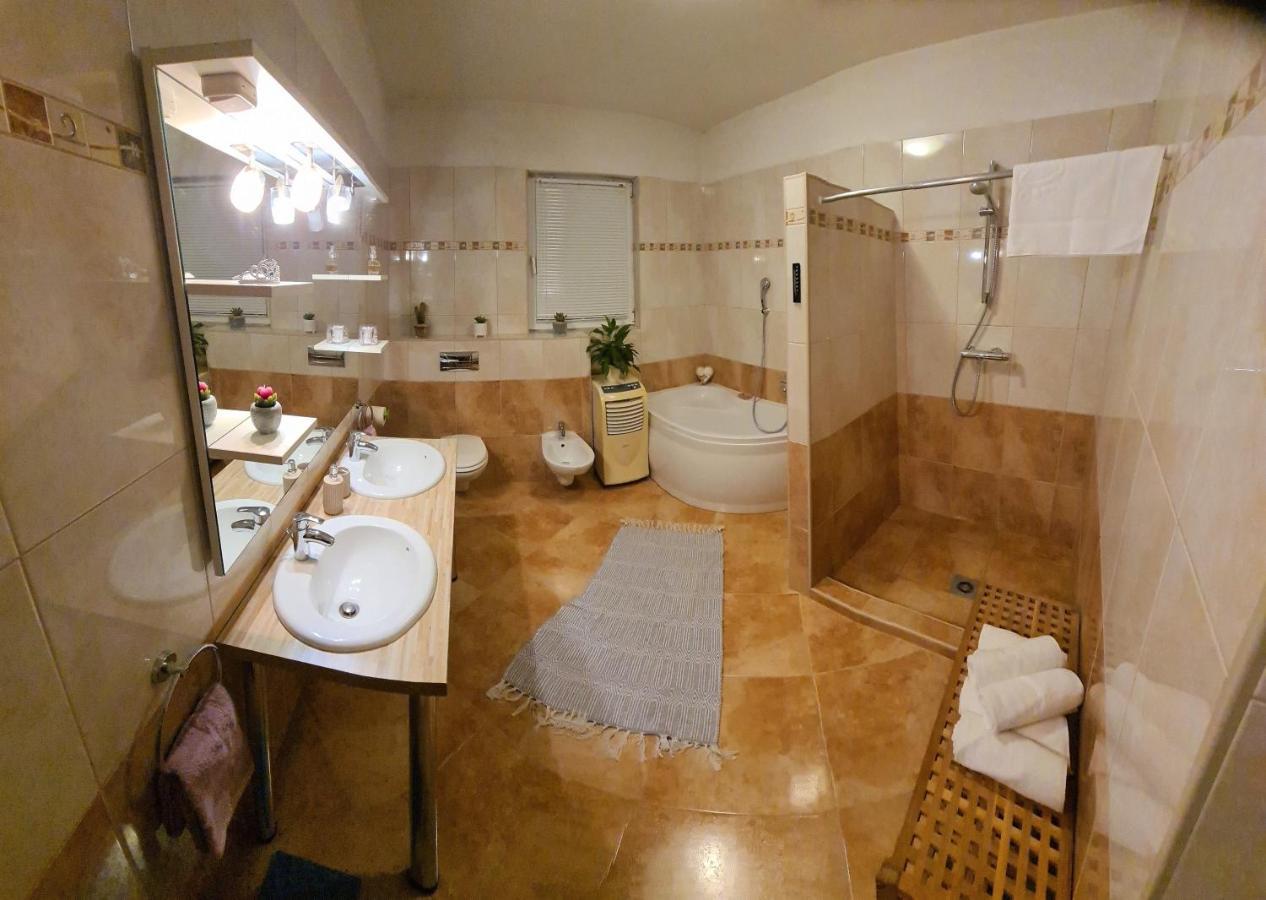 Villa Bubica- Cozy Holiday Home In Rural Area With Pool Stankovci  Eksteriør billede